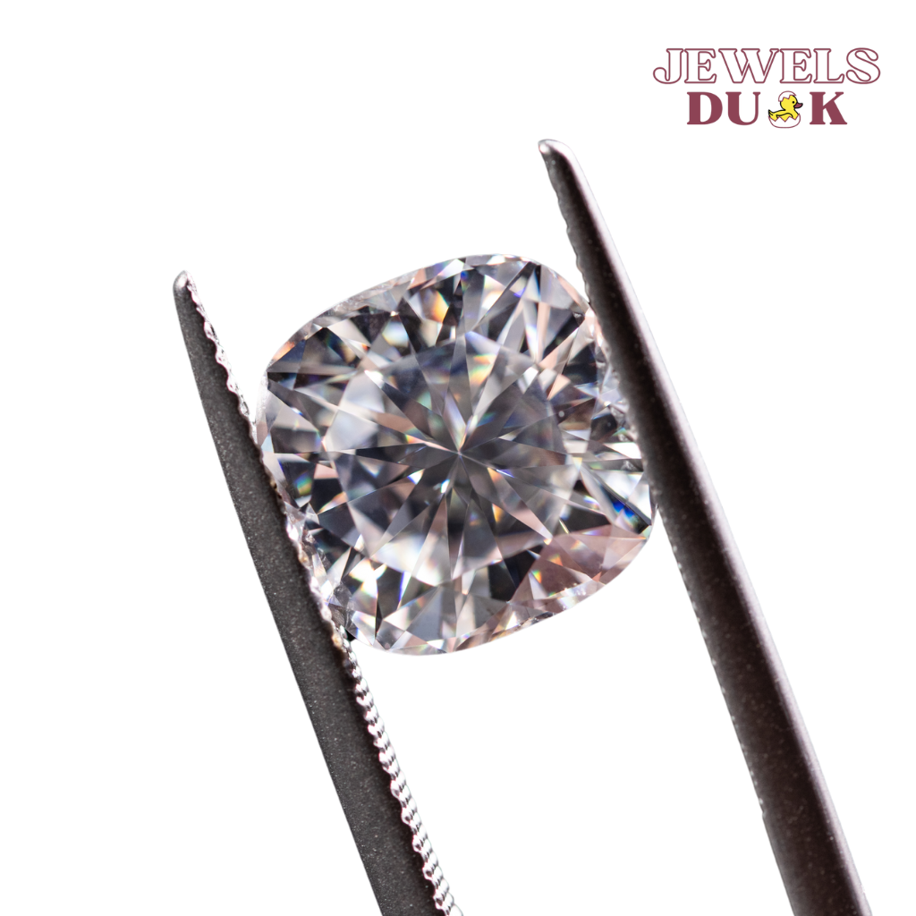 which is better natural diamond or moissanite