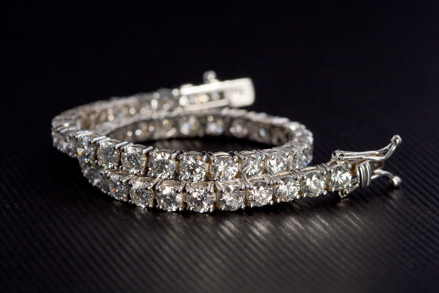 diamond tennis bracelet in gold